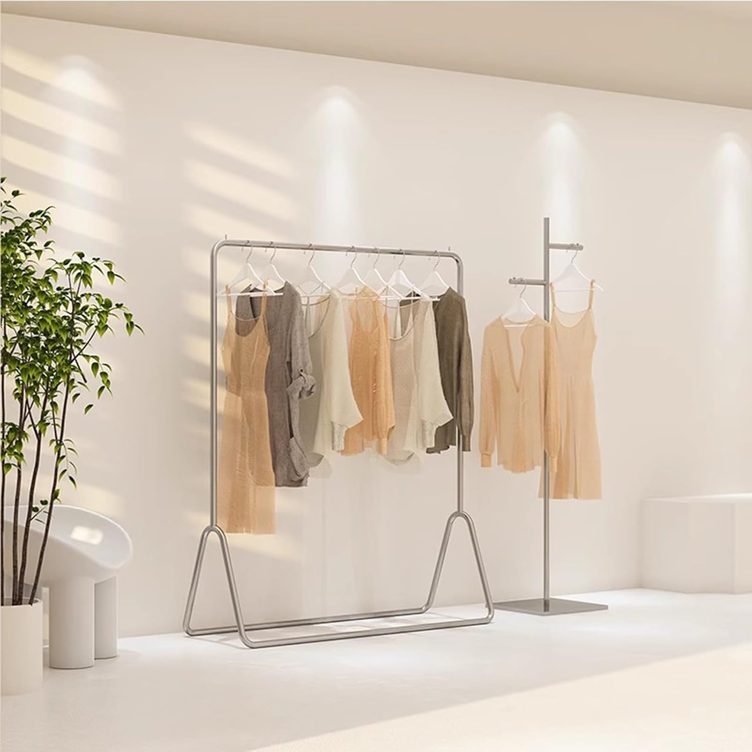 Heavy Duty Coat Rack, Garment rack Heavy Duty Clothes Rail For Hanging Clothes, Silver Stainless Steel Clothing Rack For Bedroom And Boutiques, Freestanding Clothes Organizer Rack ( 120X40X160CM)