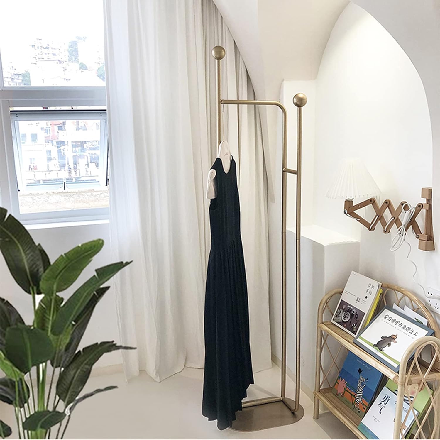 Heavy Duty Coat Rack, Garment Rack Modern Metal Clothing Rack with Shelves Freestanding Coat Rack for Bedroom Hallway and Living Room Easy to Assemble Clothes Rail Small Space (Gold)