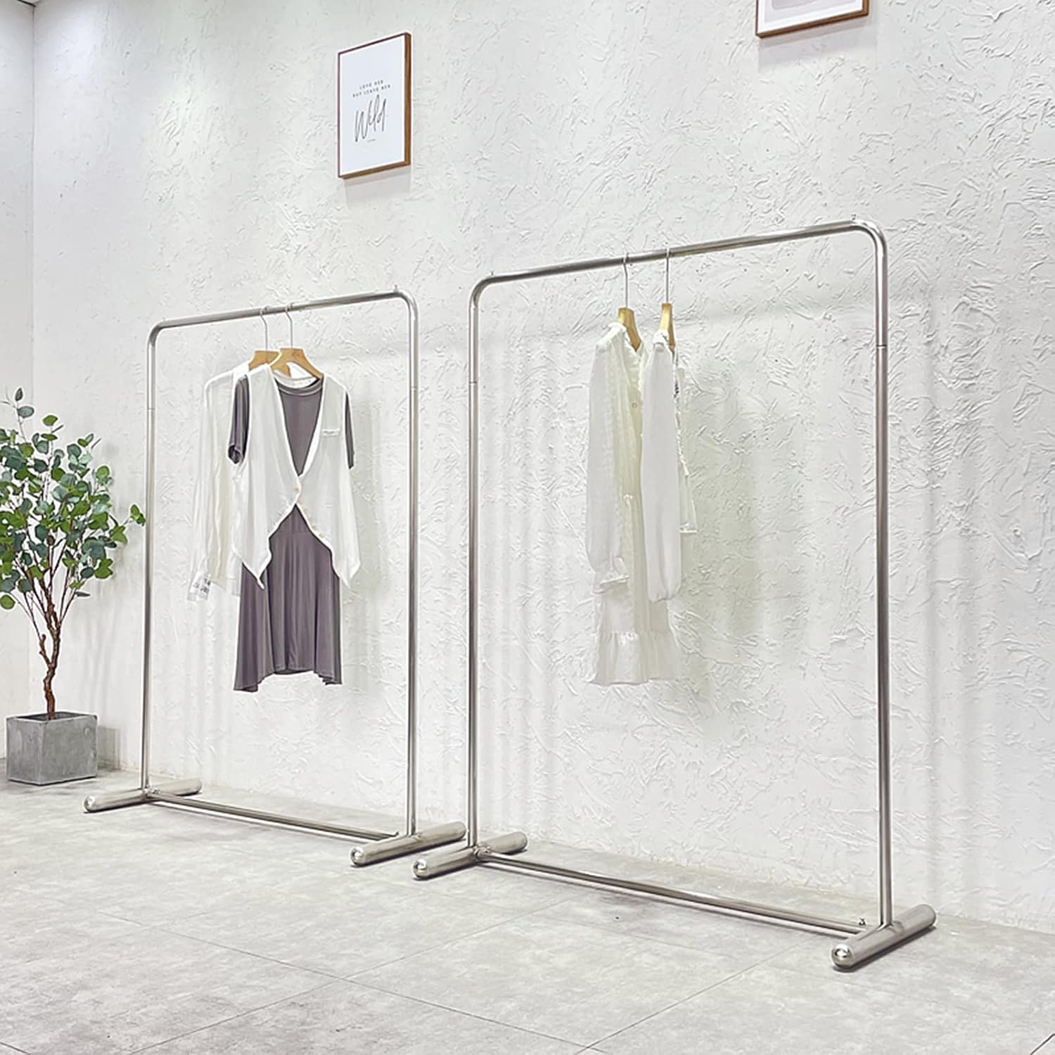Heavy Duty Coat Rack, Garment Rack Heavy Duty Single Rail Clothing Rack, Silver Stainless Steel Clothes Rail for Hanging Clothes, Freestanding Coat Rack for Bedroom and Boutique Retail (120X40X160CM